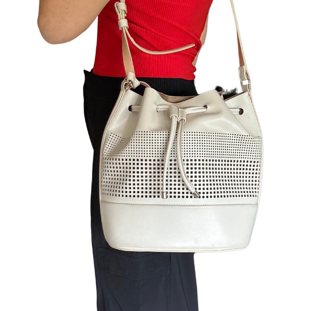 Everyday Cream Bucket Bag